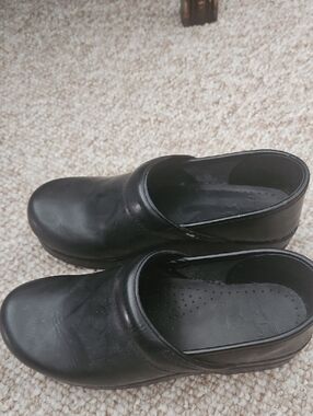 Womens  Black Slip-On Work Clogs